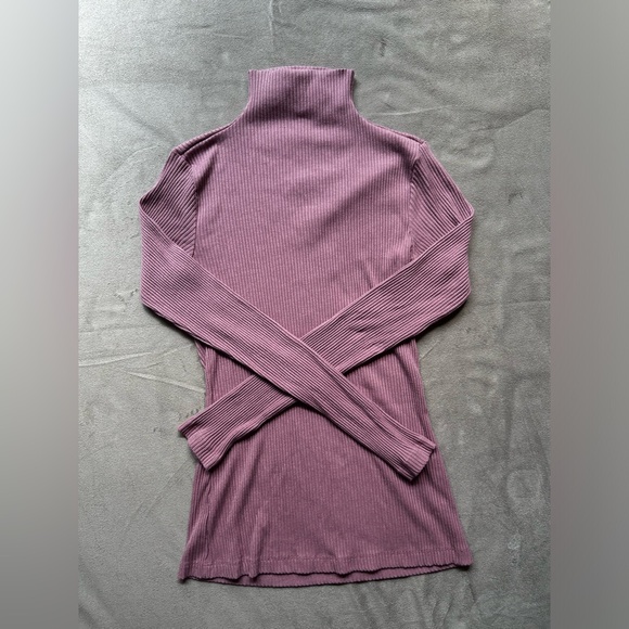Amour Vert Lux Paris Rib Turtleneck Quartz XS - Picture 4 of 6